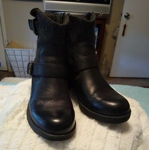 boc Black leather bootie